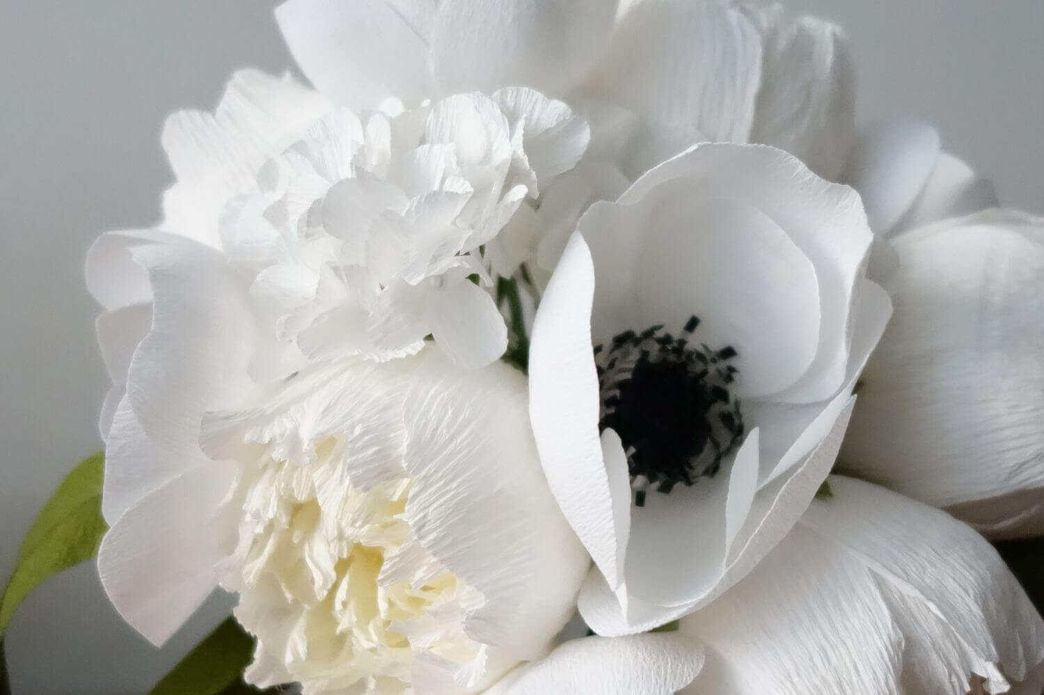 ramos de papel flores blancas