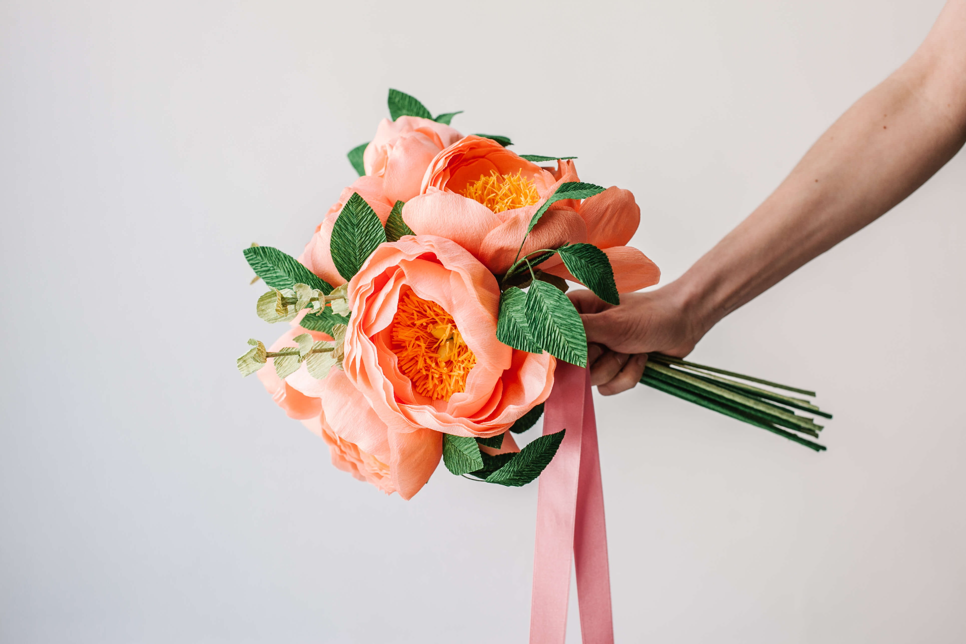 Ramo de novia con flores de papel. 1